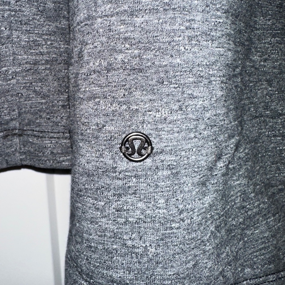 Lululemon Wrap Cardigan Jacket Charcoal Heather Snap Closure Pockets Size 4 - Picture 4 of 7